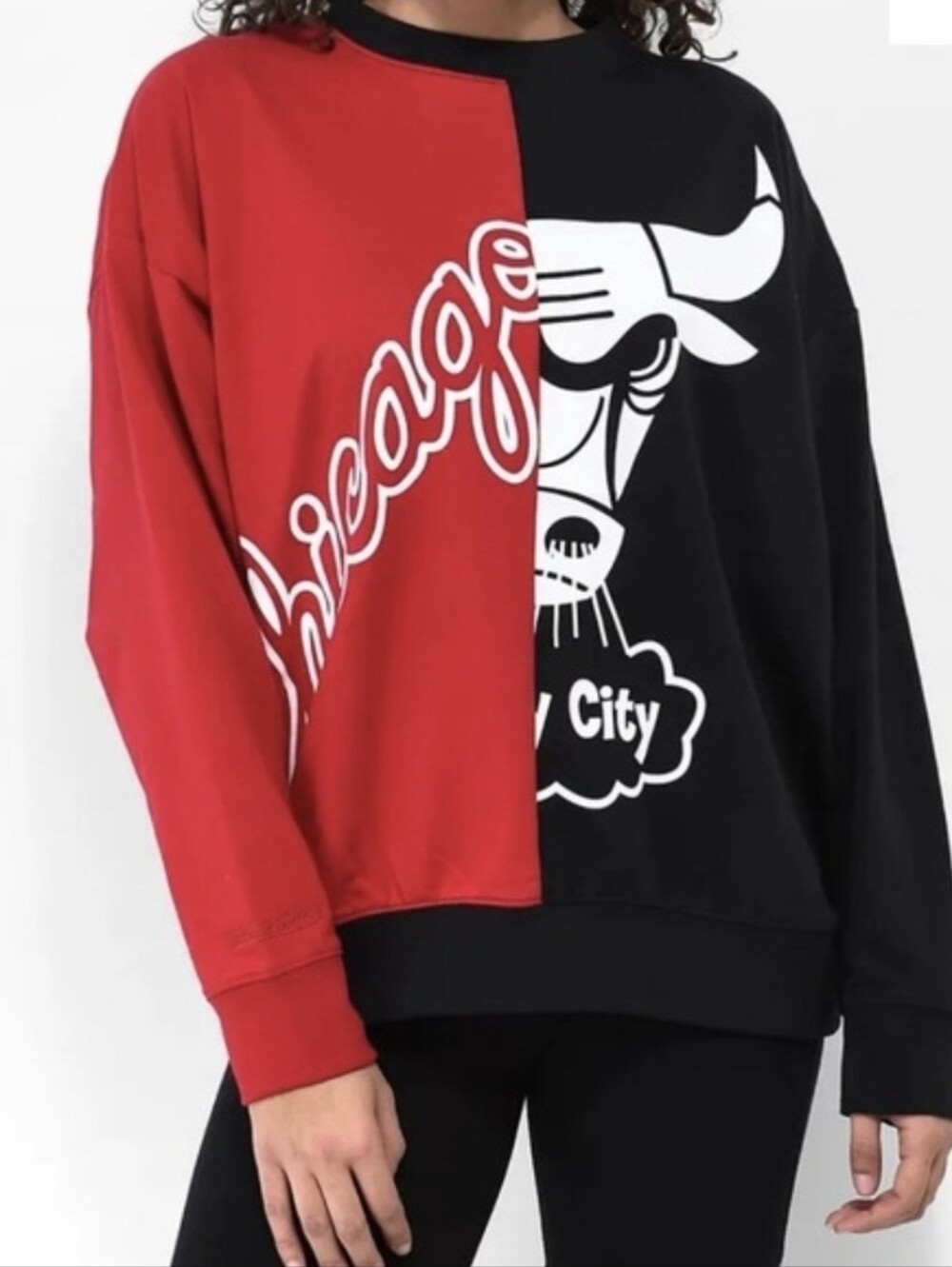EUC Mitchell & Ness Chicago Bulls Big Face 5.0 Red/Black Sweatshirt Medium